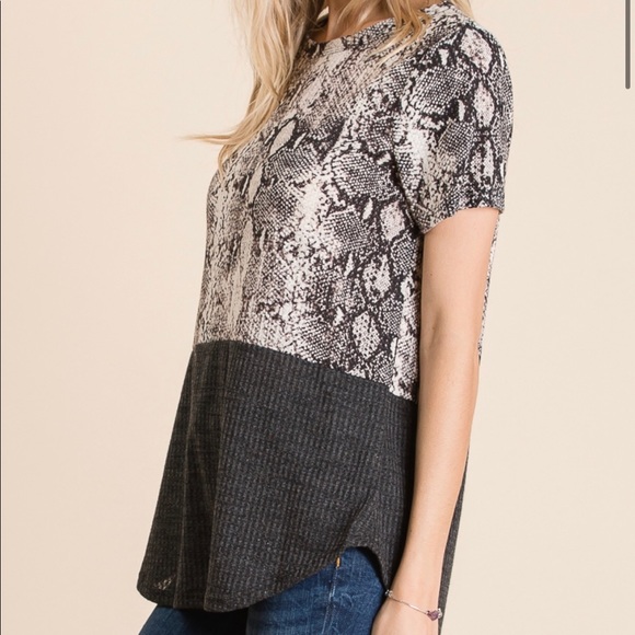 Snakeskin contrast top - Picture 2 of 4